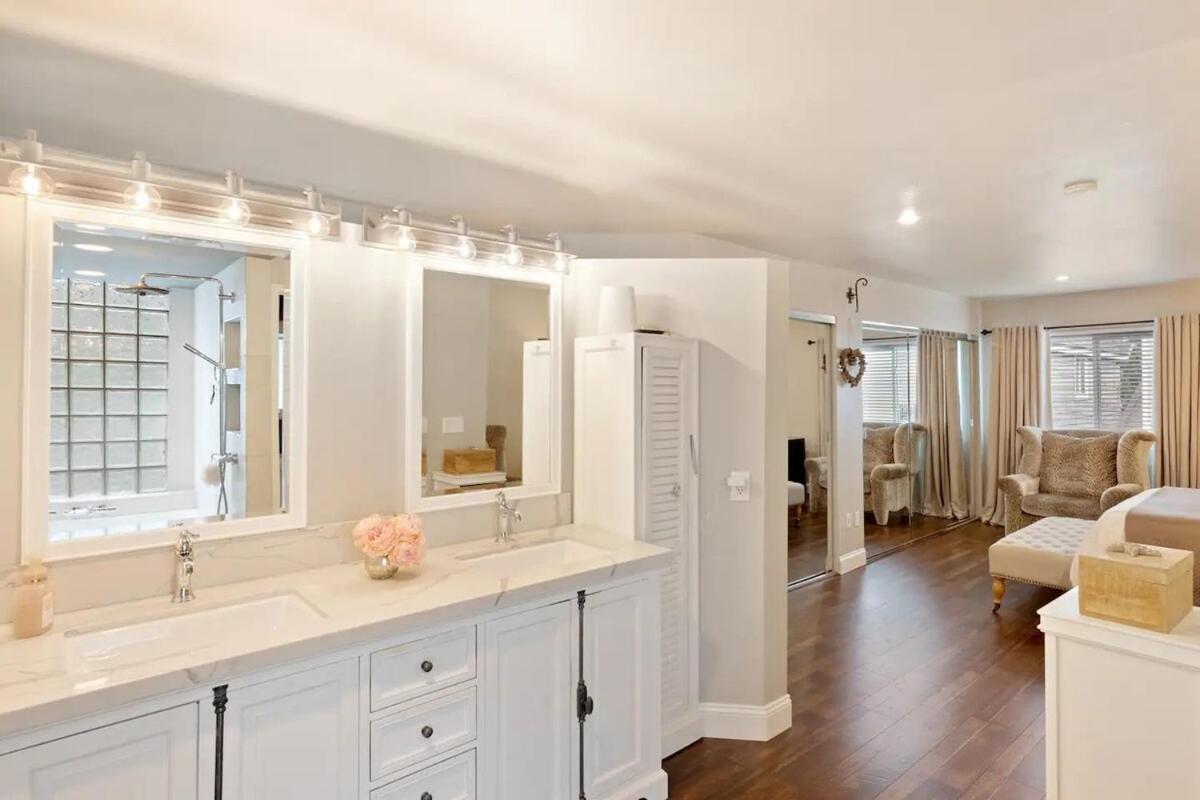 האנטינגטון ביץ' Elegant Beach Living, Just Blocks To The Sand מראה חיצוני תמונה